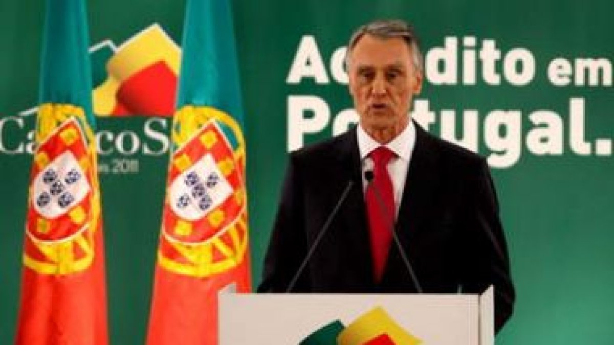 Cavaco Silva se dirige a los portugueses tras saber que ha sido reelegido presidente.