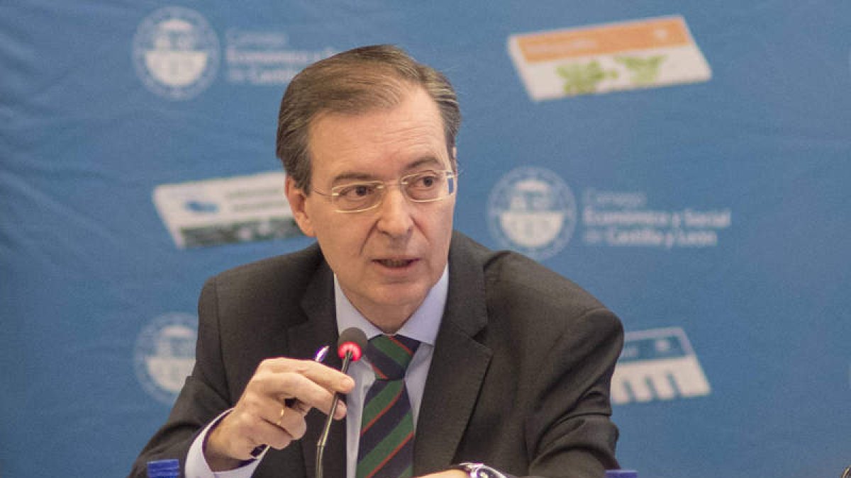 Germán Barrios, reelegido por unanimidad presidente del CES. ICAL