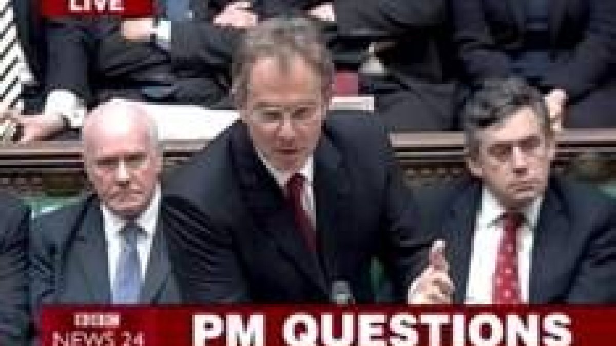 Tony Blair durante la última sesión de preguntas en el Parlamento inglés ayer