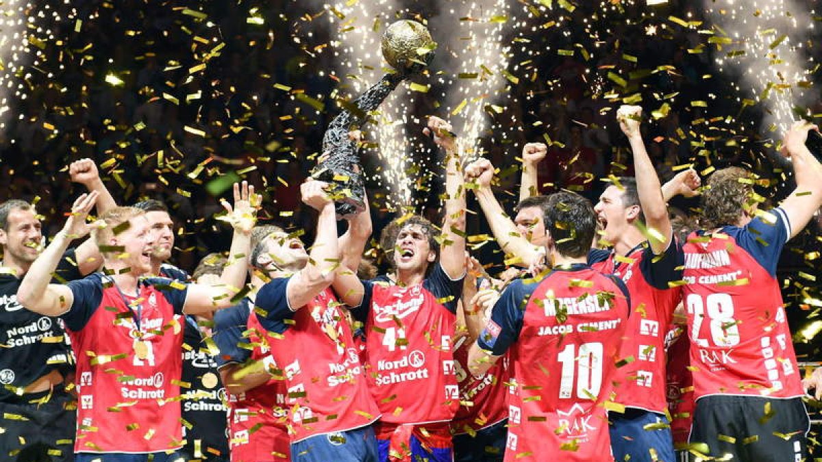 Los jugadores del Flensburg celebran el título.