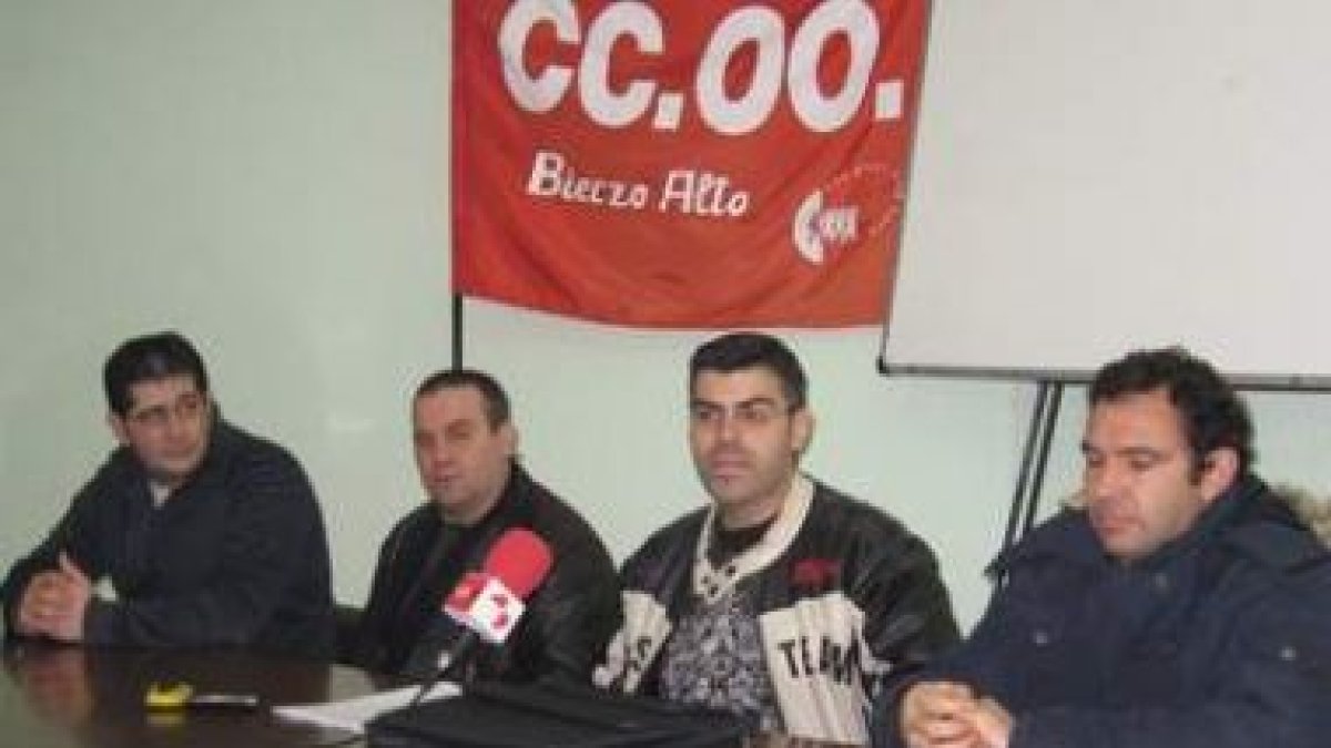 Integrantes del comité de la empresa minera Alto Bierzo, ayer en rueda de prensa.