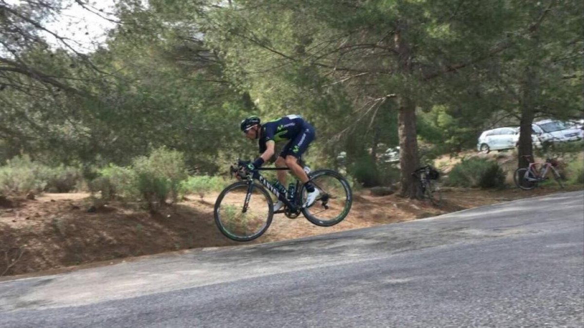 El salto de Alejandro Valverde en la Vuelta a Murcia.