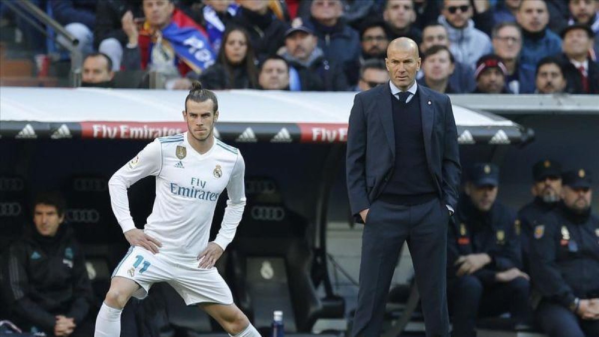 Bale y Zidane, poco antes de la entrada del galés en el campo.