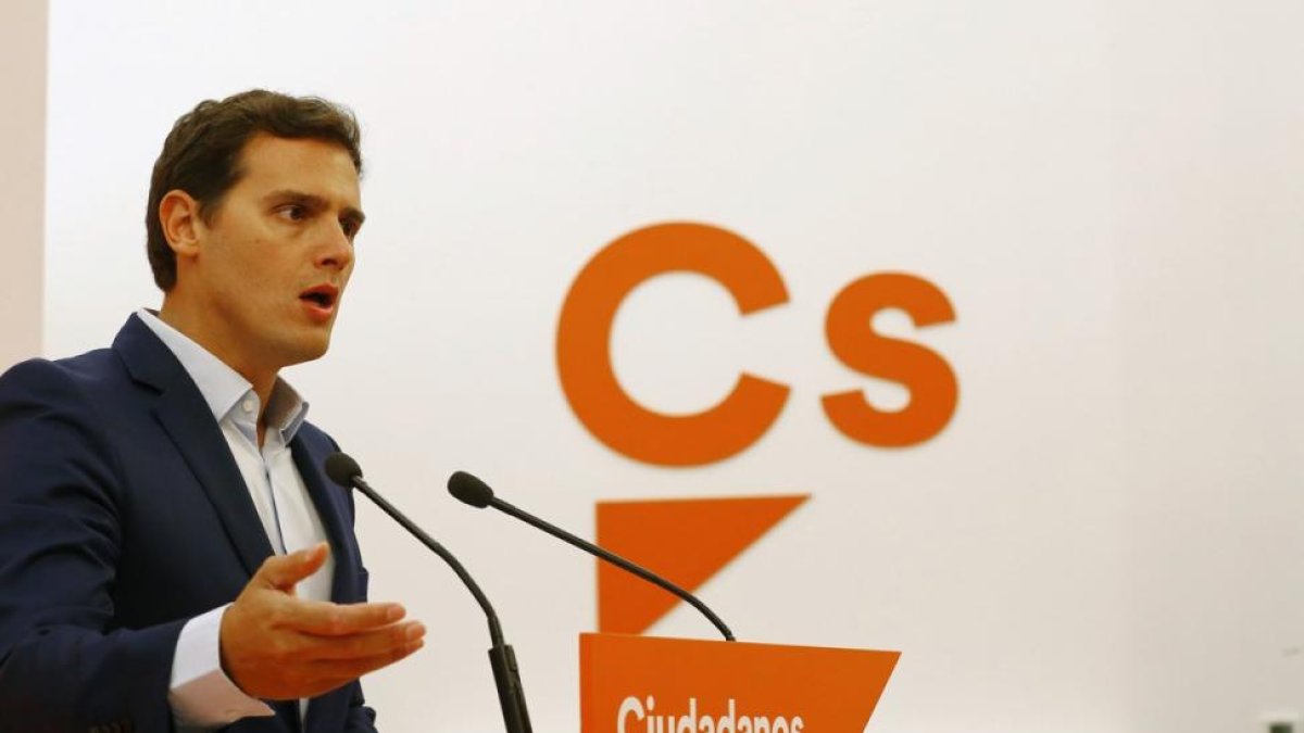 El presidente de Ciudadanos, Albert Rivera, durante la rueda de prensa que ha ofrecido tras la reunión de la Ejecutiva de Ciudadanos