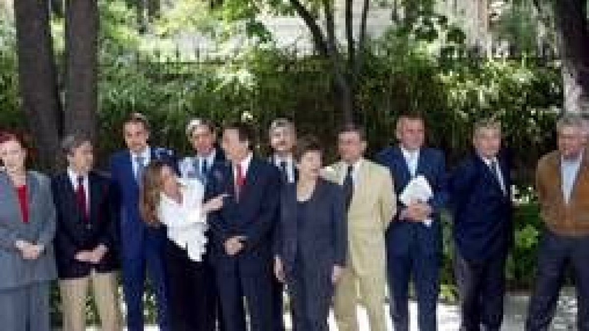 Foto de familia del Presidium de la Internacional Socialista
