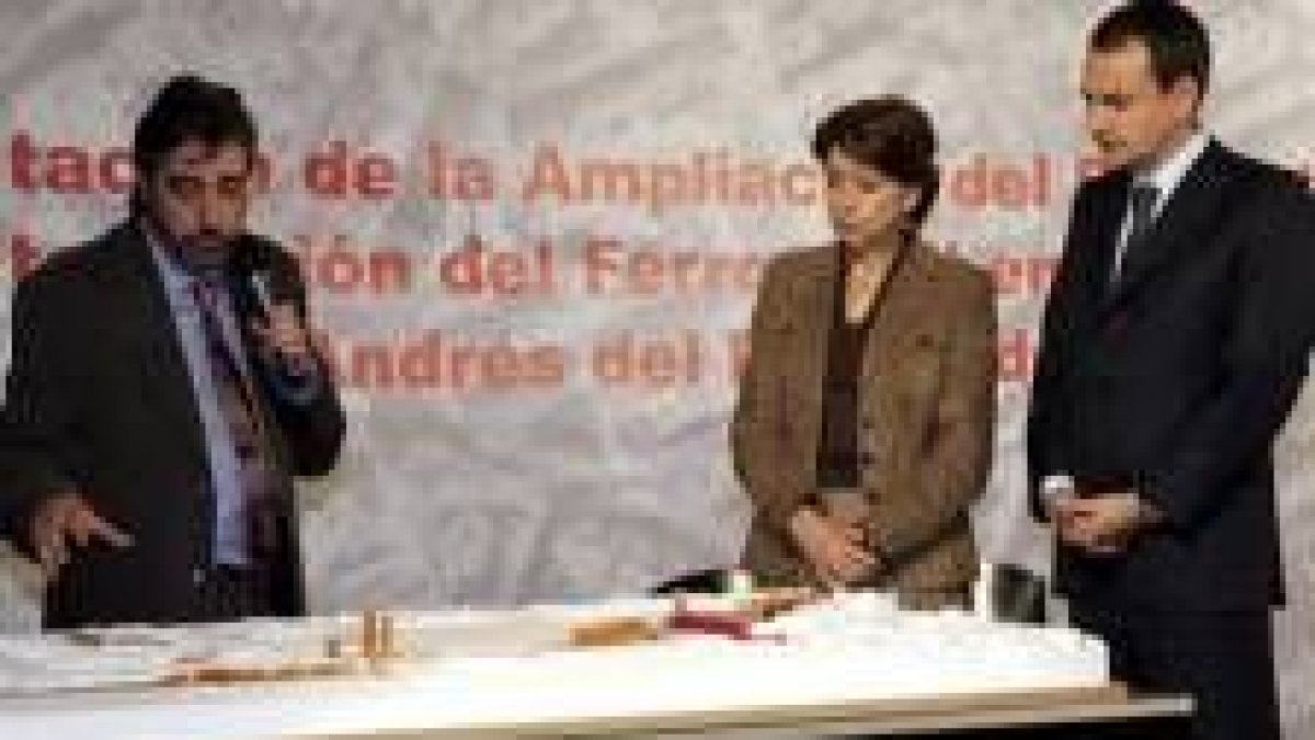 Conde, de León Alta Velocidad, da explicaciones a Álvarez y a Zapatero