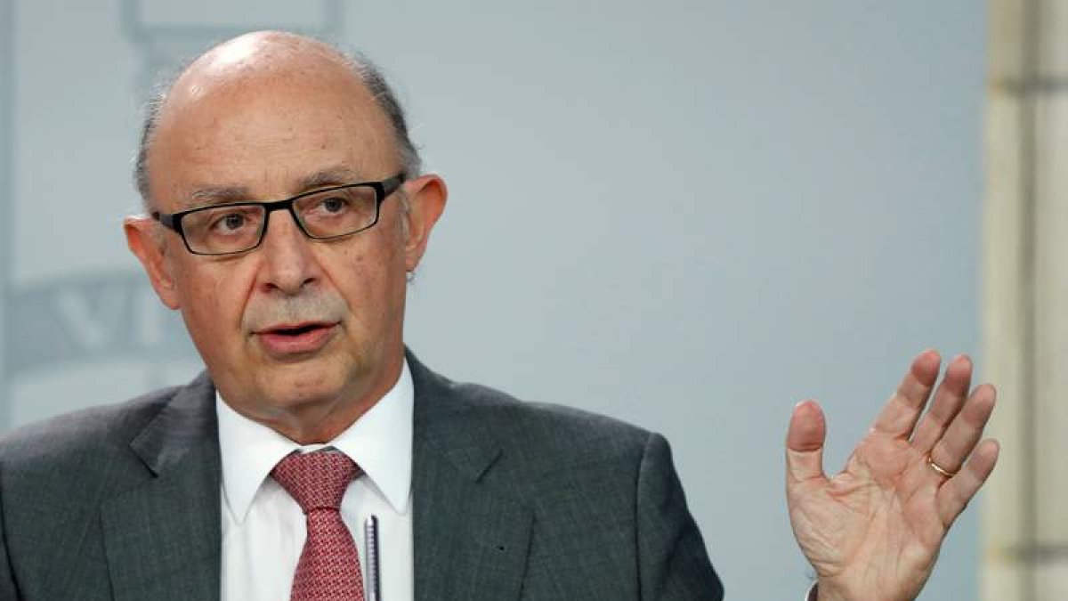 El ministro de Hacienda, Cristóbal Montoro. CHEMA MOYA