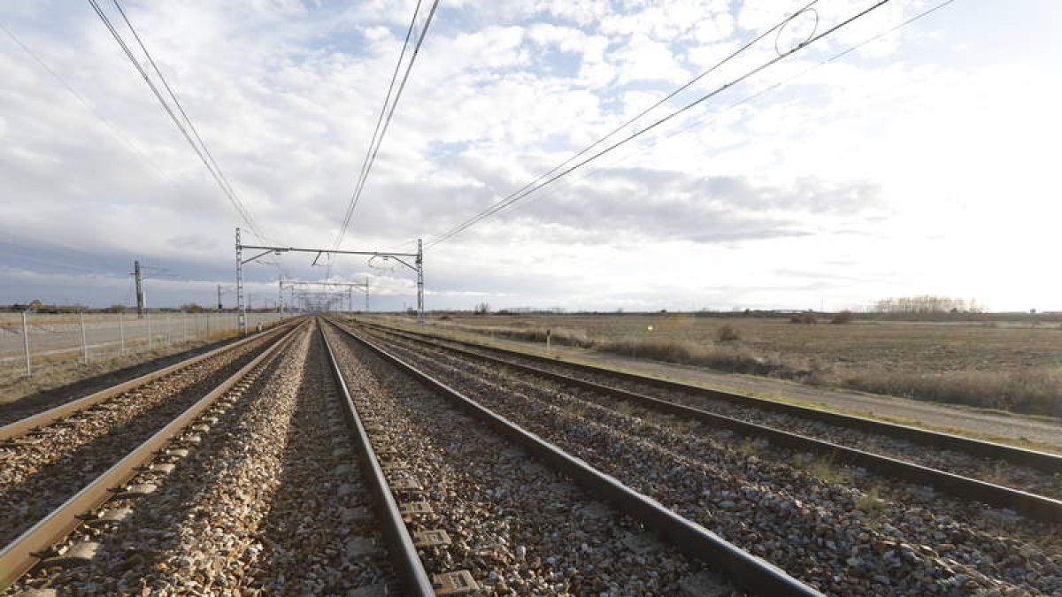 Los terrenos donde debe ubicarse la plataforma intermodal de Torneros. MARCIANO PÉREZ