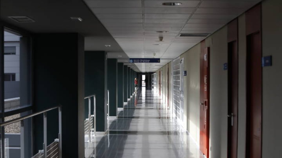 Interior del Hospital de León. MARCIANO PÉREZ