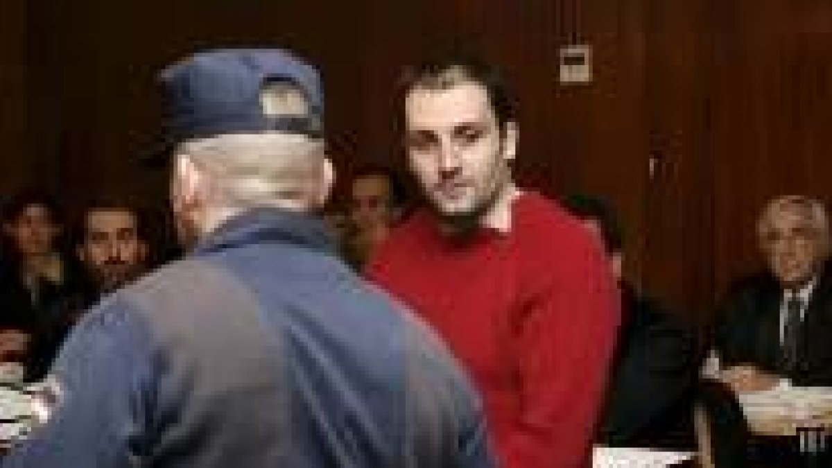 El ex minero Emilio Suárez Trashoras, antes de declarar en el juicio por la Operación Pipol