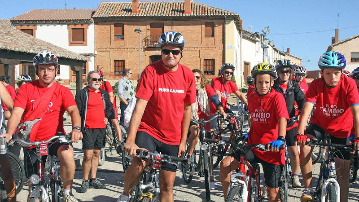 Óscar López participa en el II Puro Cambio Tour, esta vez por tramos del Camino de Santiago.