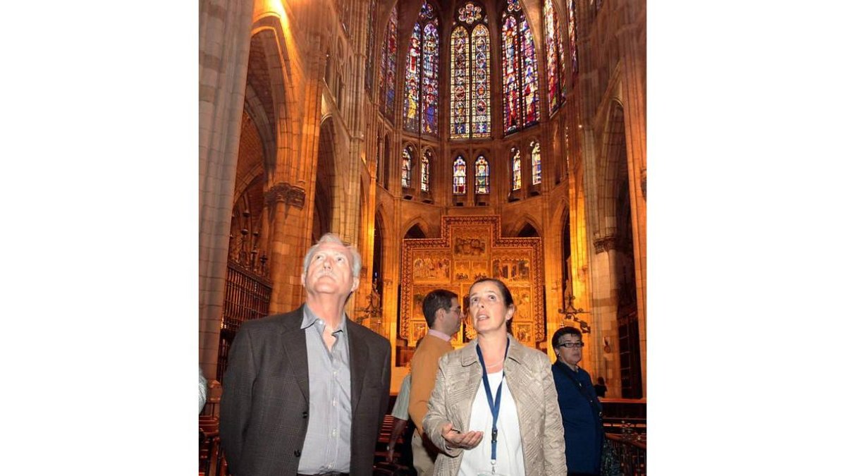 Miguel Ángel Bezos visitó durante media hora el interior de la Catedral de León.