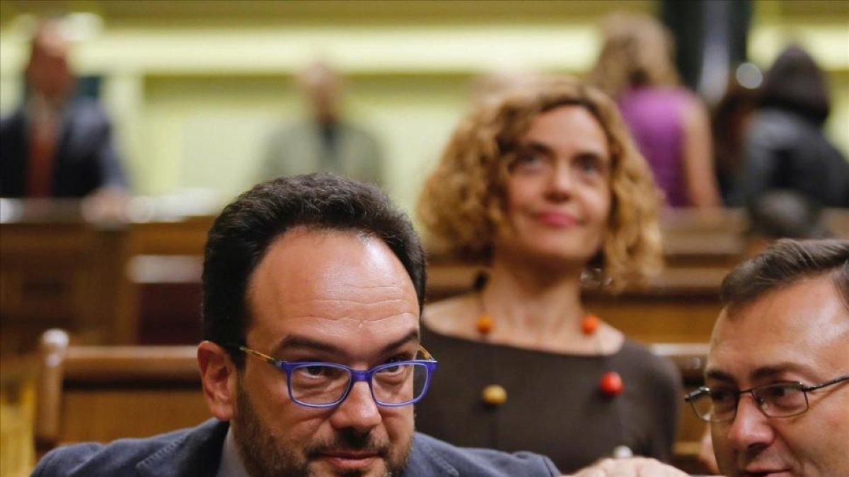 El portavoz del PSOE, Antonio Hernando, en la última sesión plenaria del Congreso, el pasado martes.