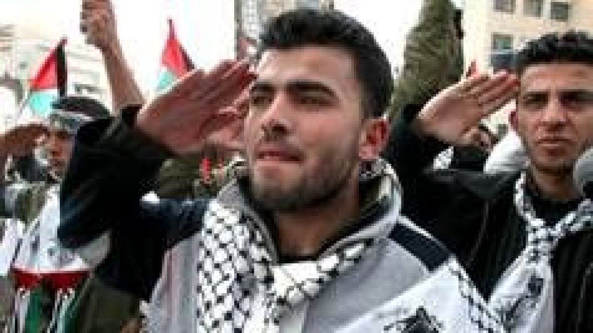 Militantes de Fatah en la Universidad de Hebrón