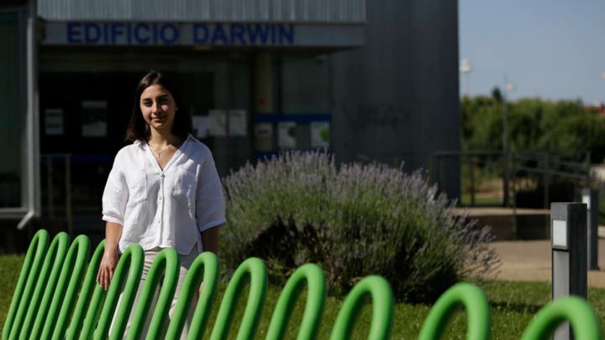 Elsa Blanco comenzó sus estudios en Óptica antes de cambiarse a Biología. FERNANDO OTERO