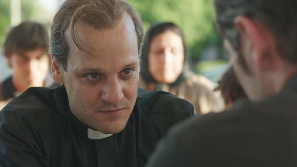 El actor Rodrigo de la Serna encarna al Papa Francisco en la miniserie 'Llámame Francisco'.