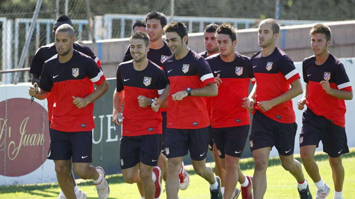 Los jugadores del Atlético de Madrid ayer en su primera jornada de entrenamiento.