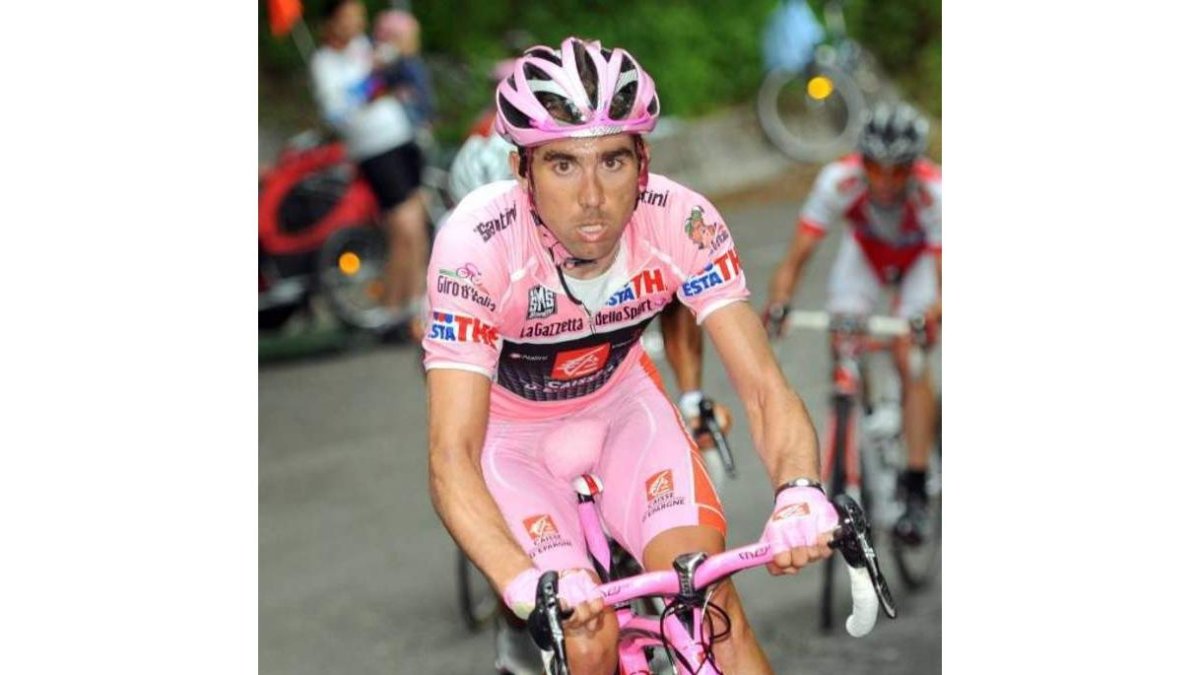 David Arroyo vistió la maglia rosa del Giro en la edición de 2010. DL