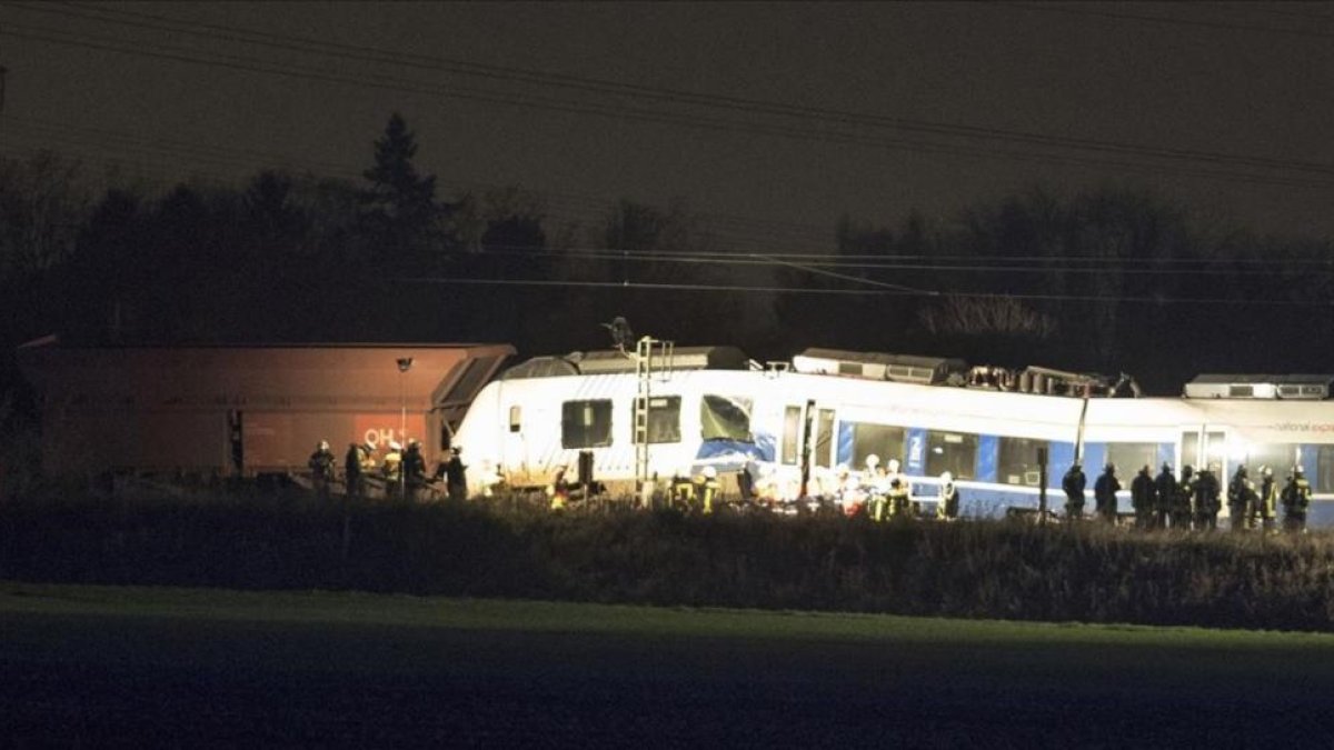 Choque de trenes cerca de Düsseldorf, en Alemania.