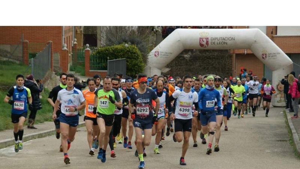 Silván (147), Alberto (6292) y Mediavilla (6398) comandaron la prueba desde la misma salida. Los tres iban a ocupar el podio final. ÁNGELES