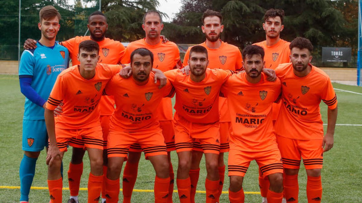 Equipo del Toreno que compite en la 1ª División Provincial de Aficionados. MIGUEL F. B.