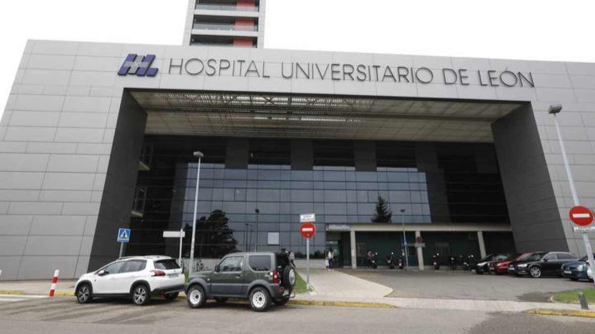 Acceso al Hospital de León. MARCIANO PÉREZ