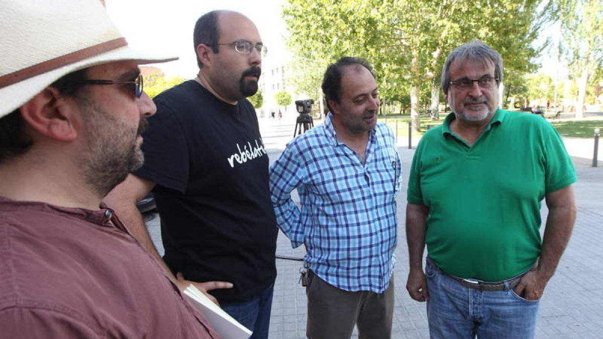 José María González, a la derecha, acudió a los actos.