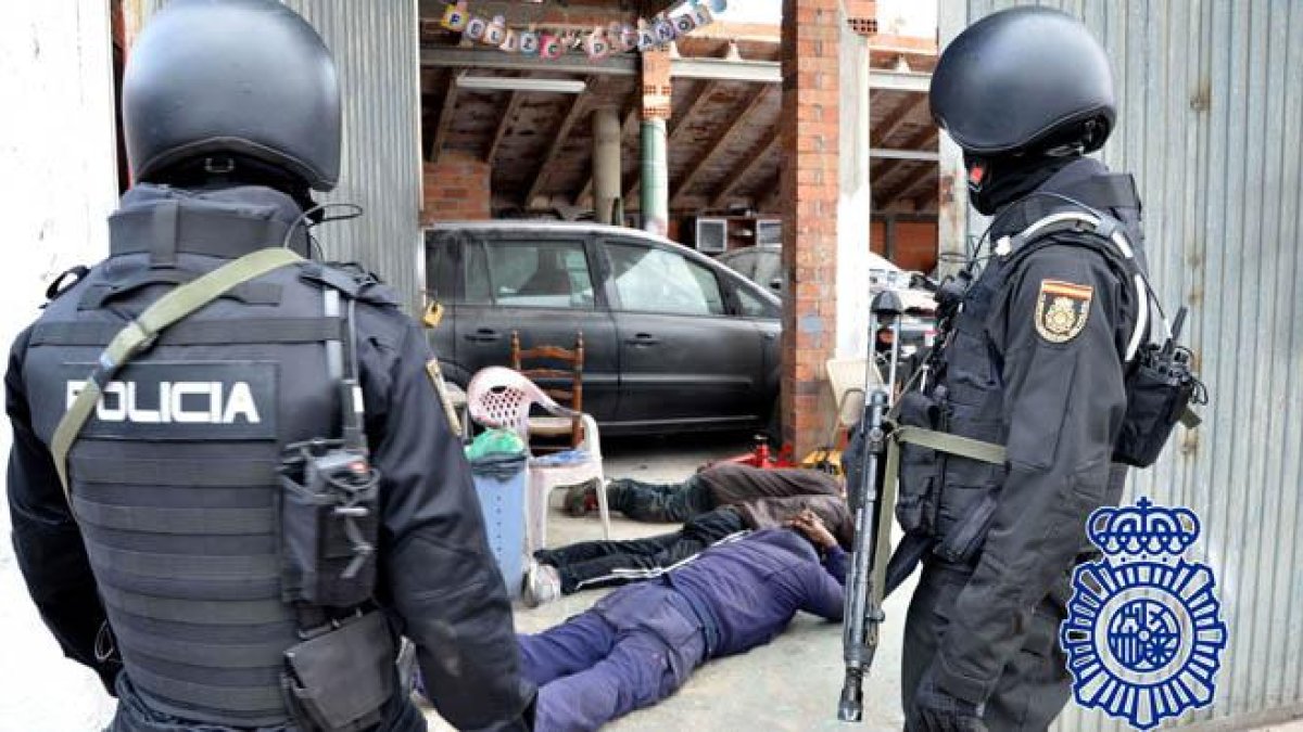 La Policía Nacional desmantela un laboratorio de cocaína y detiene a cinco personas