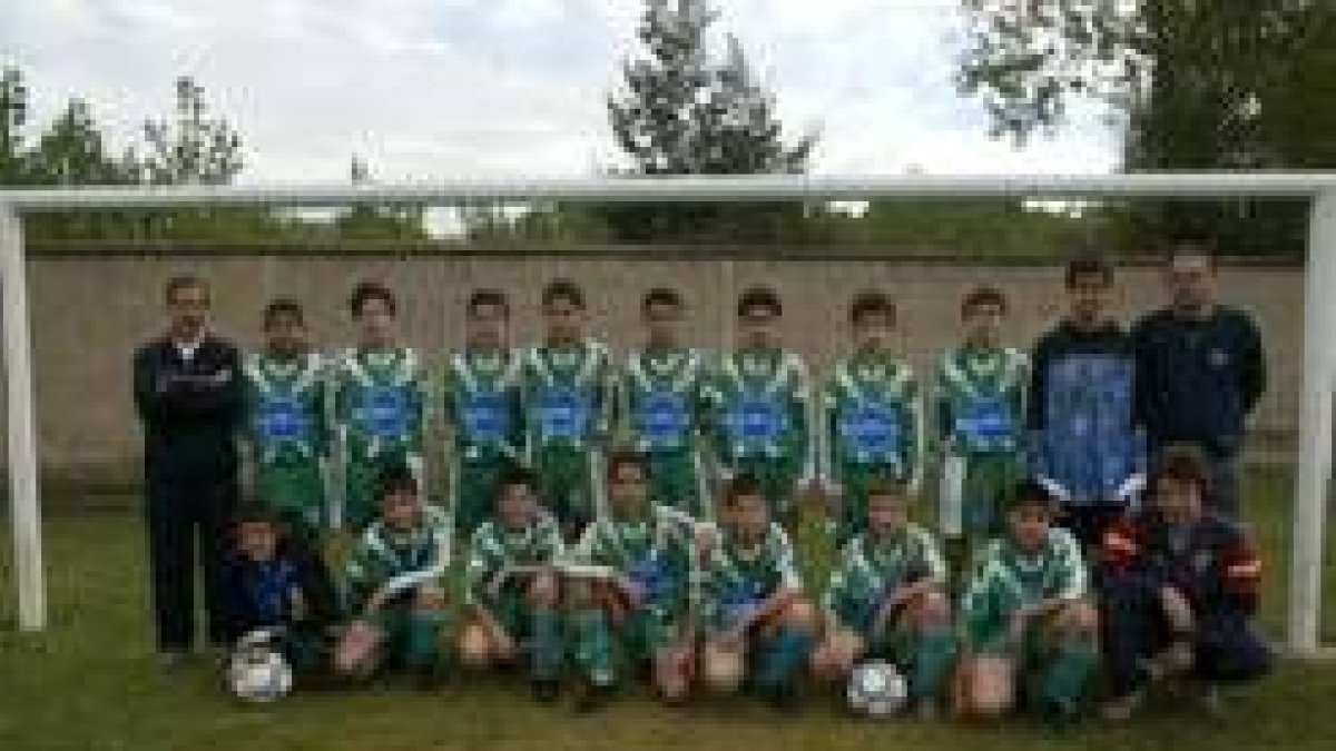 El Atlético Pinilla lidera el grupo 2 de la 2.ª División Provincial Cadete