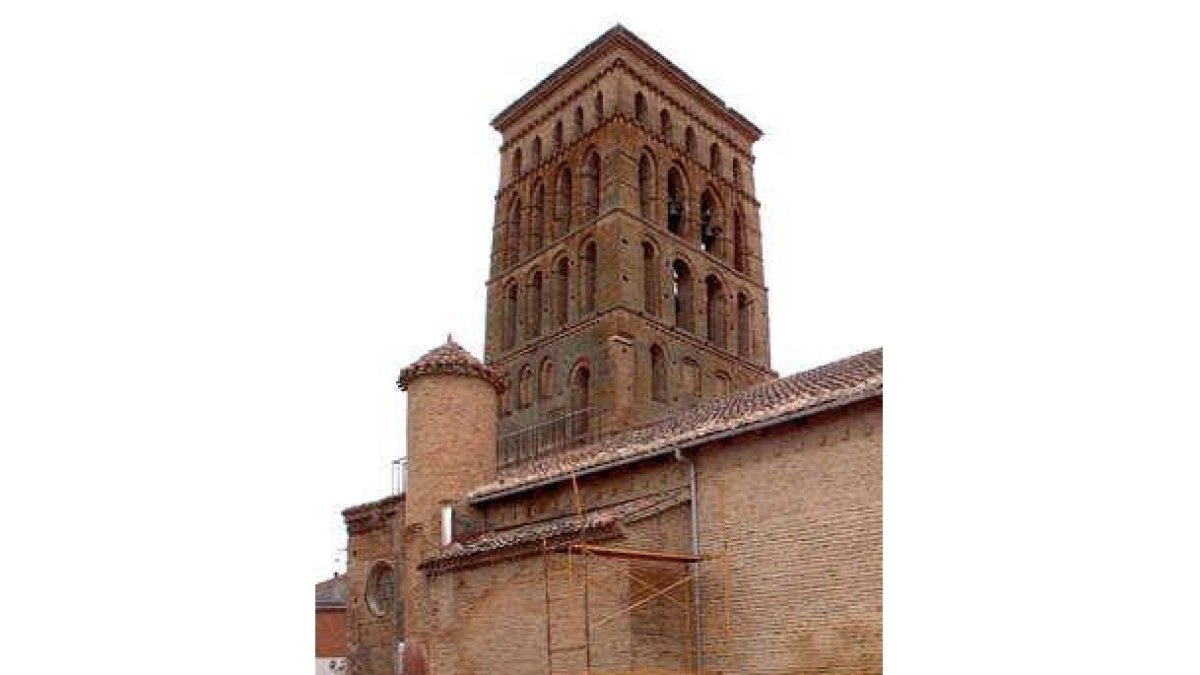 Exterior de San Lorenzo, afectado por la humedad.