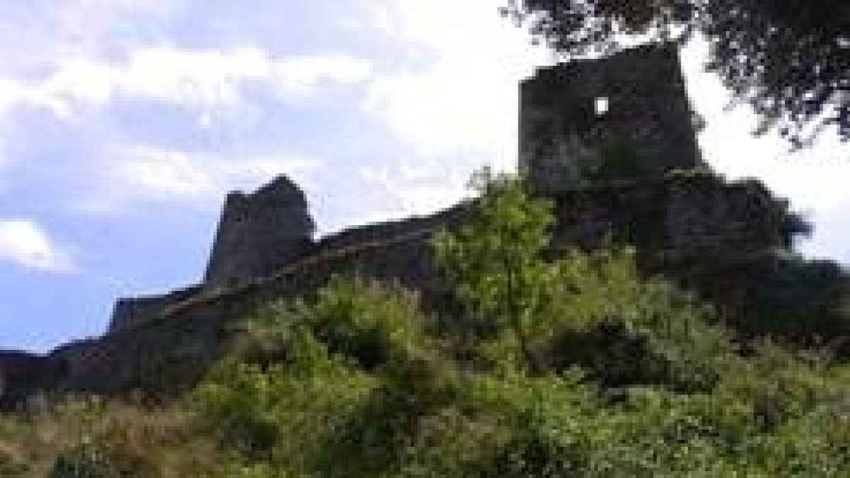 Imagen del castillo de Sarracín, uno de los que se encuentra en riesgo de ruina