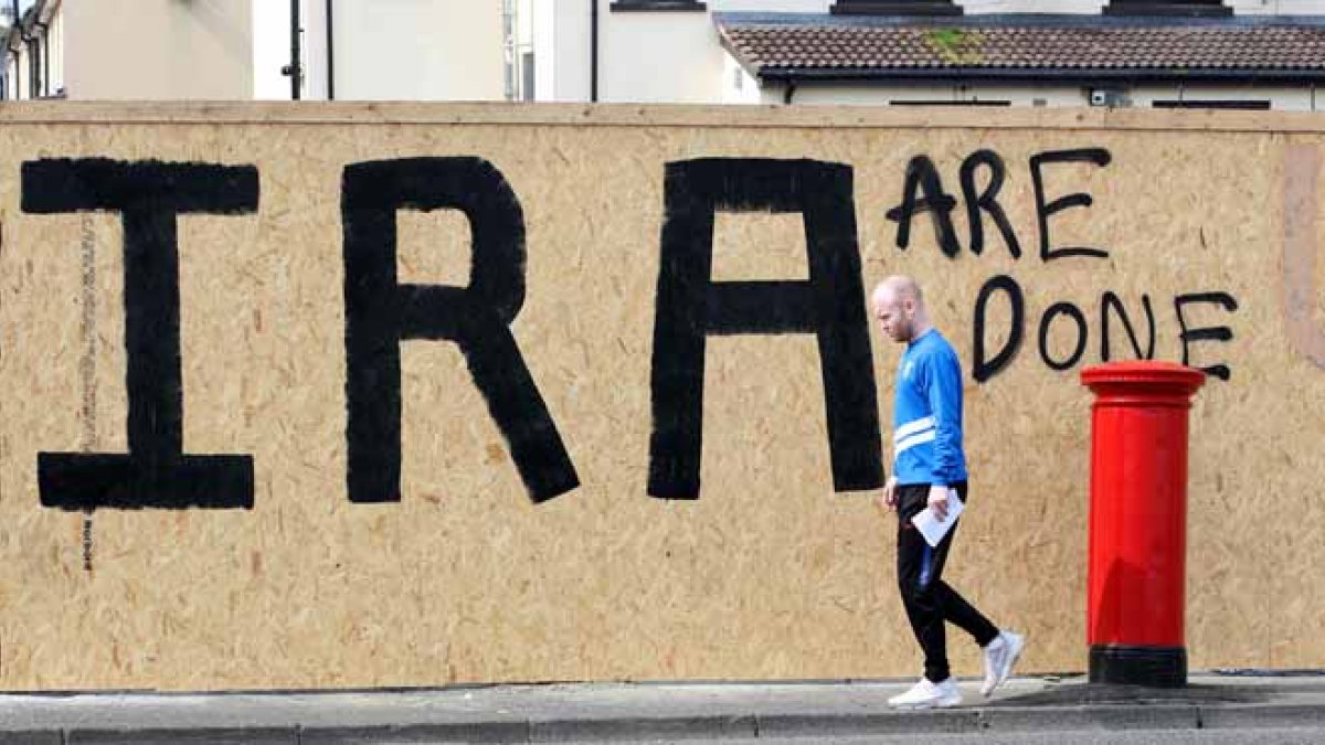 El Nuevo Ira se responsabiliza del asesinato de la periodista Lyra McKee. En la imagen, una pintada en la calle en Derry, Irlanda del Norte.
