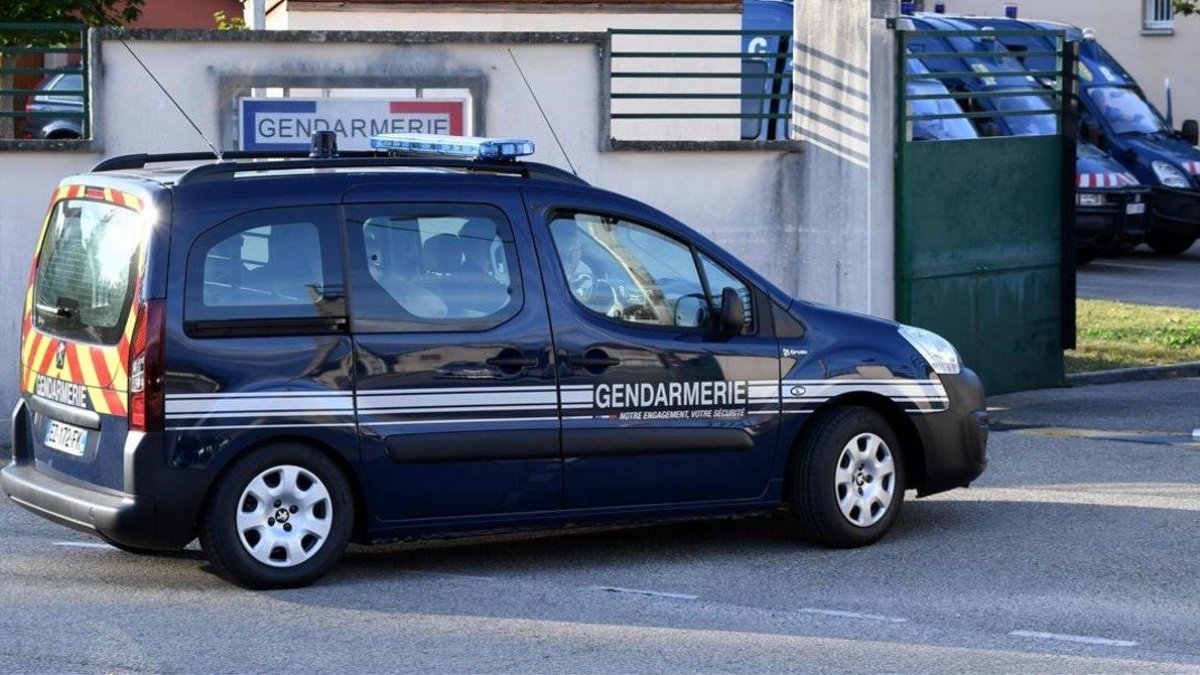 Un vehículo de la Gendarmerie, la policía francesa.