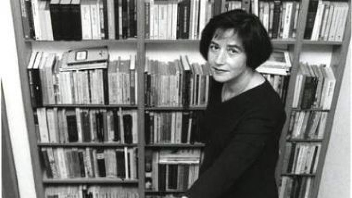 Esperanza Ortega. Nacida en Palencia, la escritora reside en Valladolid dedicada profesionalmente a
