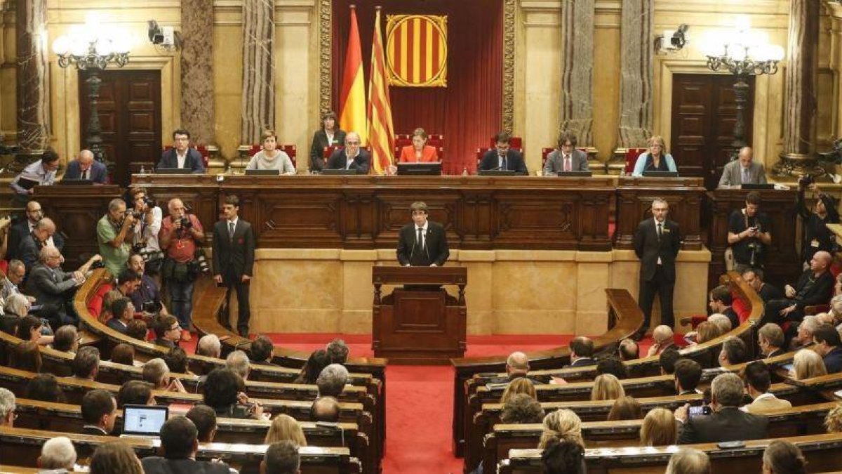 El president Carles Puigdemont interviene en el Parlament, el pasado 10 de octubre.
