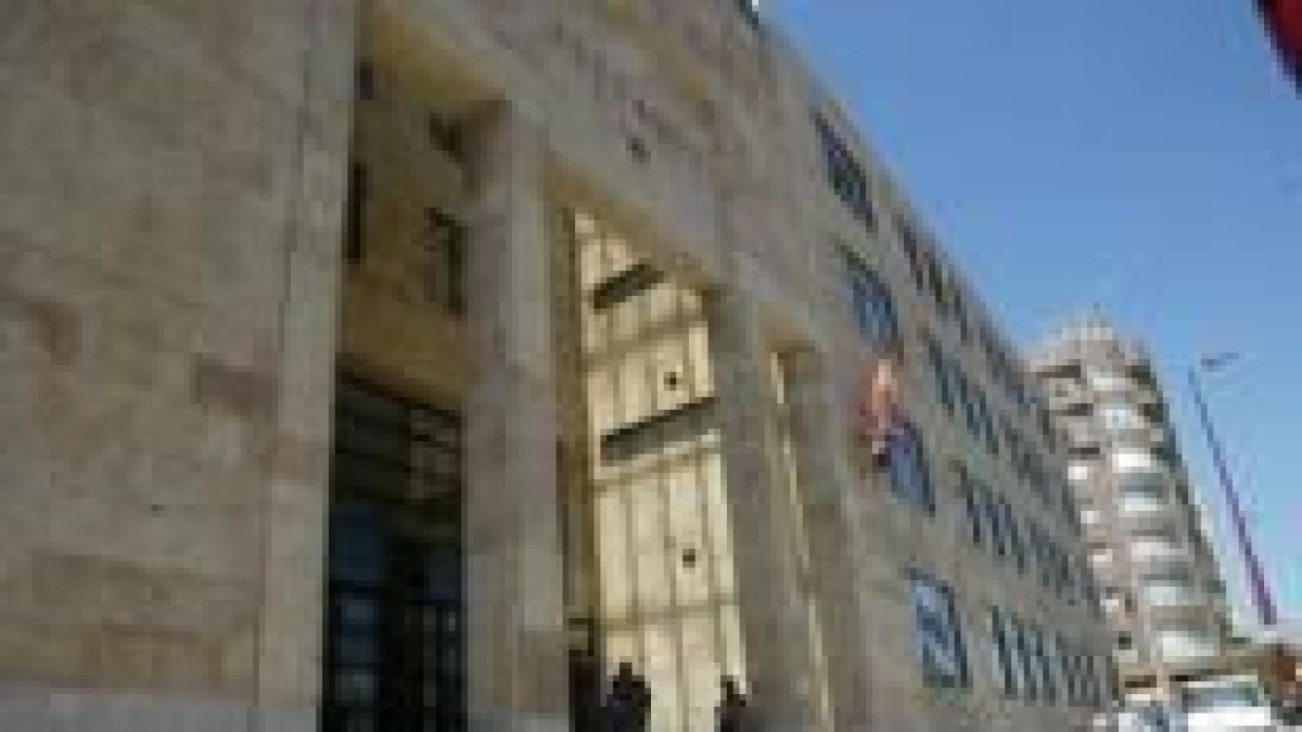 En los Tribunales de León se juzgó ayer a un acusado de un delito contra la intimidad