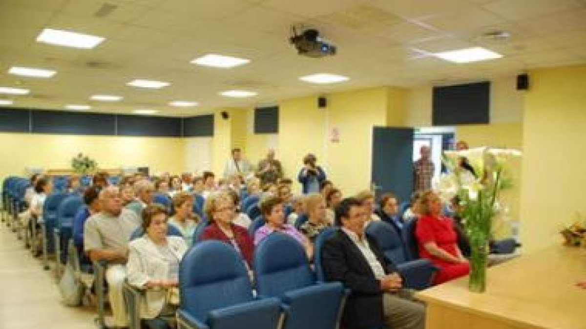 El Aula de la Uned acogió la clausura del curso de Educación de Adultos de San Andrés.