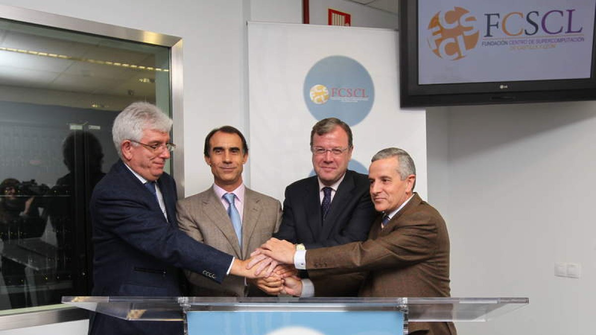 Hermida, Antón, Silván y Gutiérrez, ayer tras la firma del convenio en la ULE.