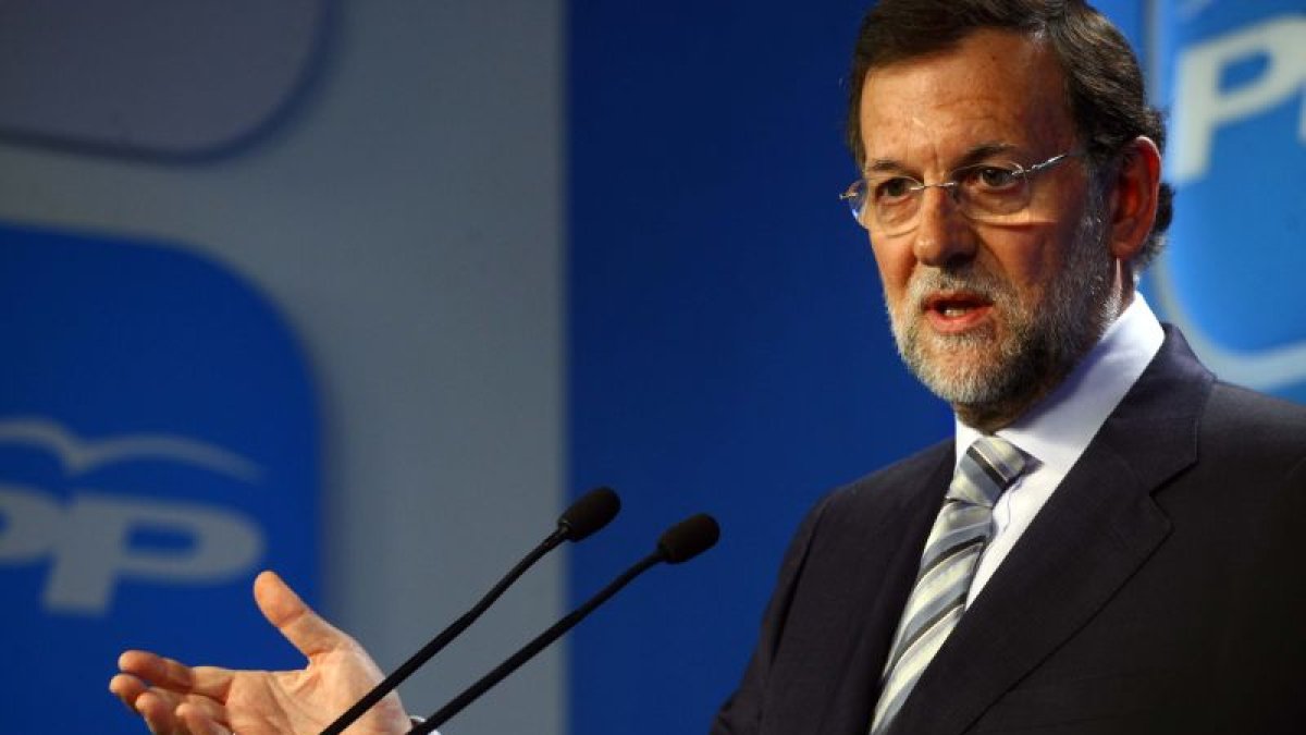 El Presidente del PP, Mariano Rajoy ha comparecido en rueda de prensa en la sede del partido de la calle de Genova para dar su vision del anuncio del presidente del Gobierno de la disolucion de las Cortes.
