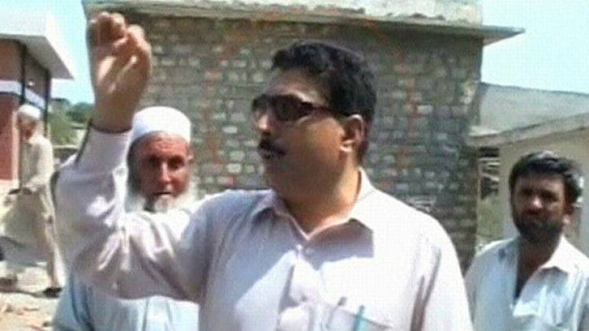 El doctor Shakil Afridi, en una captura de vídeo en una localidad desconocida de Pakistán.