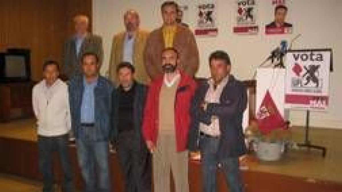 Otero posó con varios candidatos de la UPL en la comarca