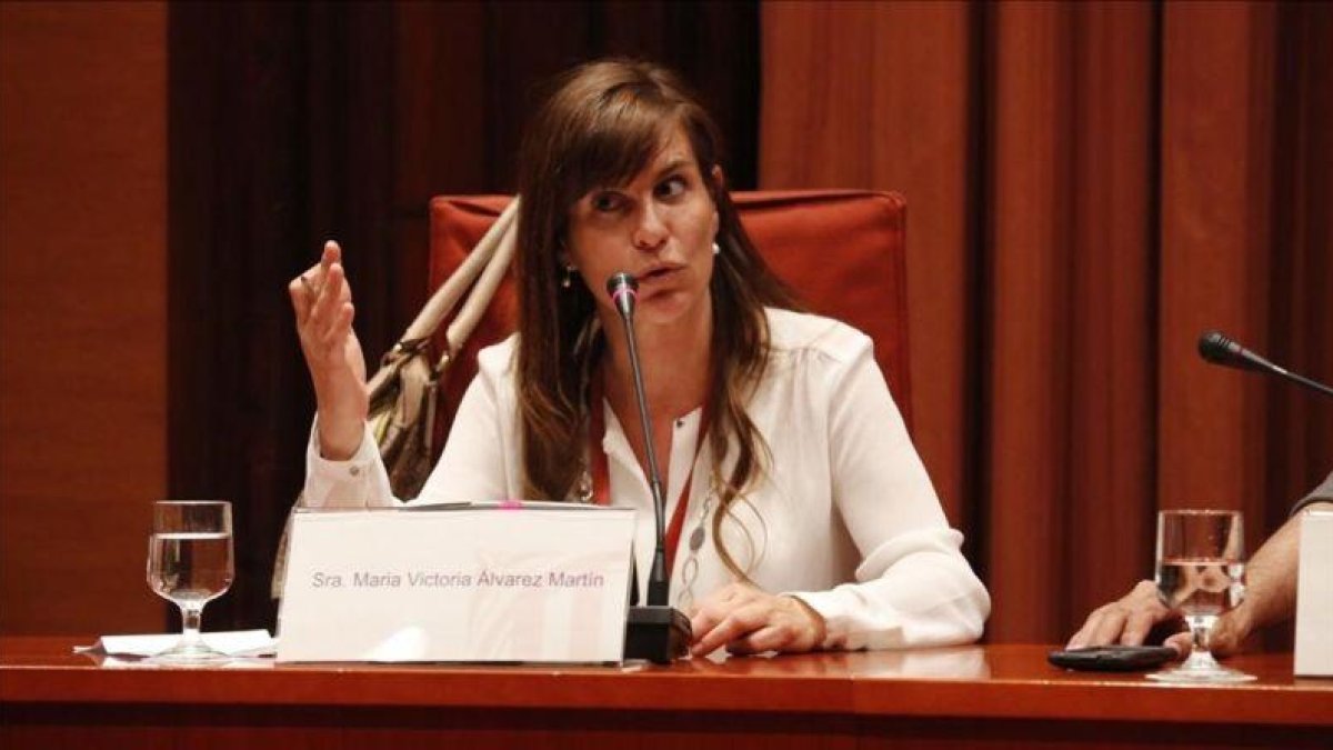Victoria Álvarez durante la comisión de investigación en el Parlament por el 'caso Pujol' en 2015.