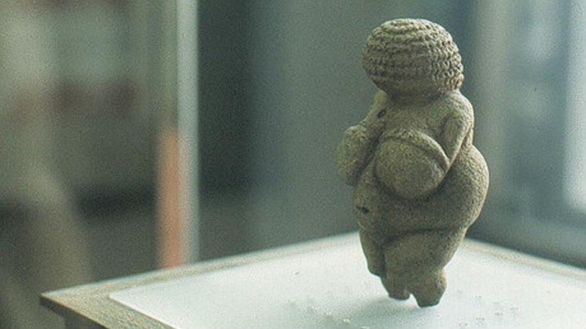 La Venus de Willendorf, la escultura que Facebook considera pornográfica.