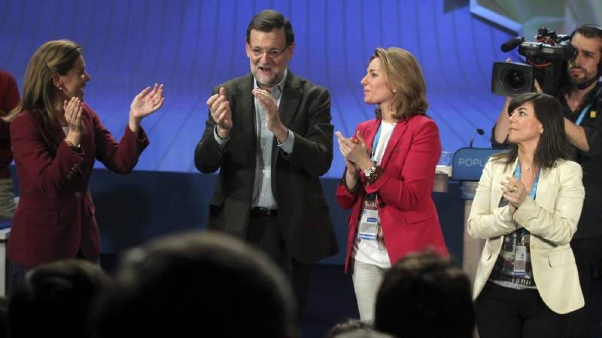 De Cospedal, Rajoy, Quiroga y Llanos en la clausura del congreso del PP del País Vasco.