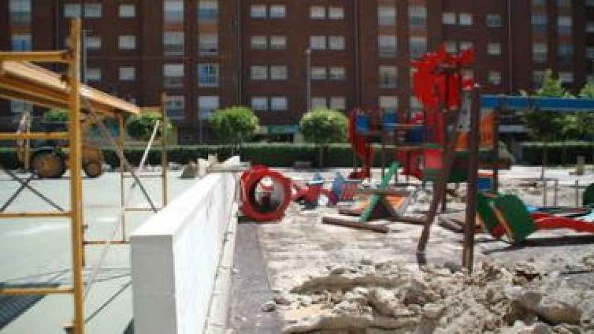 La remodelación integral del parque de Gran Capitán, en Paraíso Cantinas, ya ha comenzado.