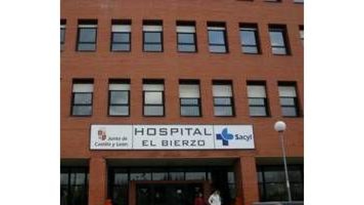 El sindicato CSI-CSIF culpa al gerente del hospital de retirar sus carteles