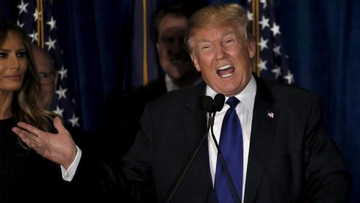Trump reacciona ante su victoria en Manchester (Nuevo Hampshire), este martes.