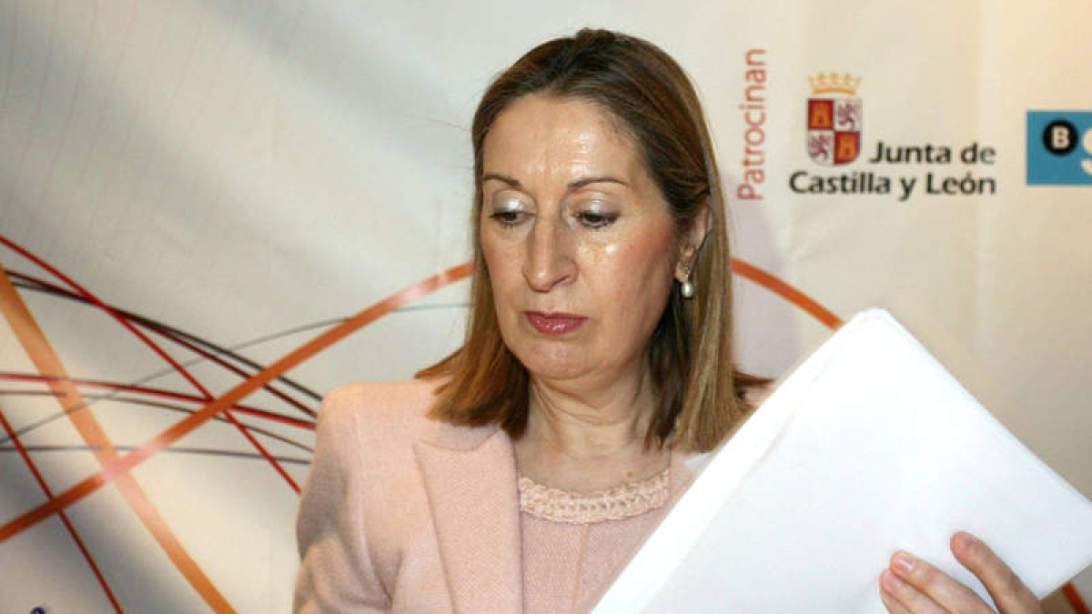 Ana Pastor durante su intervenión en el foro del Norte de Castilla, ayer en Valladolid.
