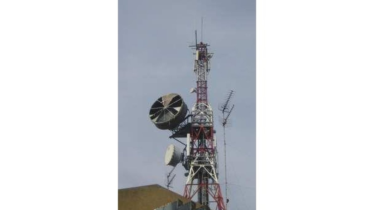 La torre en la que se pretendía instalar la antena.