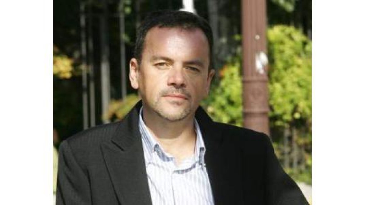 El escritor y columnista Miguel Paz Cabanas.